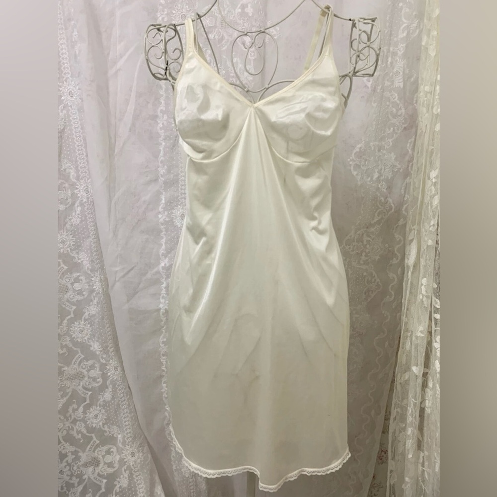 Vanity Fair Cream Satin Chemise nylon made in USA size 36